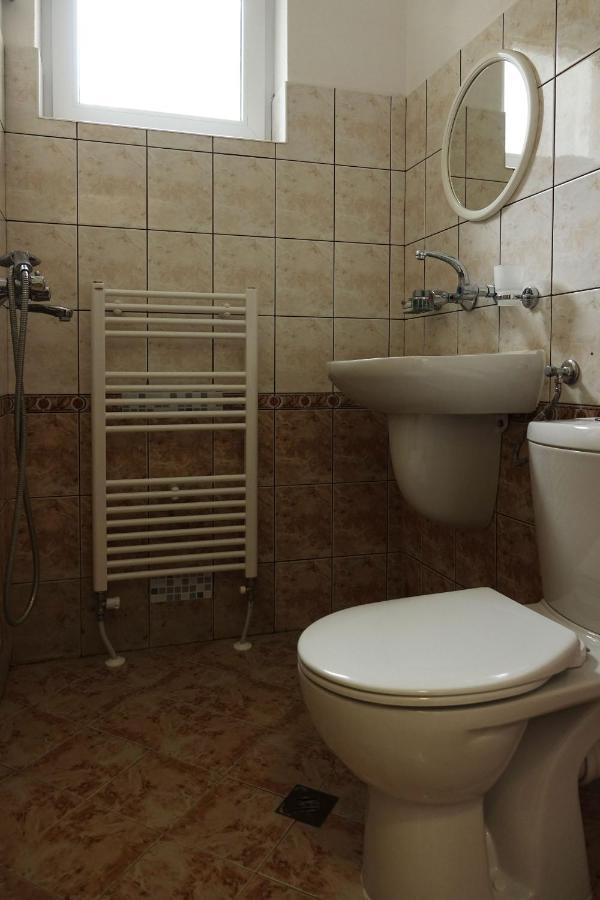 Семеен Хотел Орфей Teshel Exterior photo