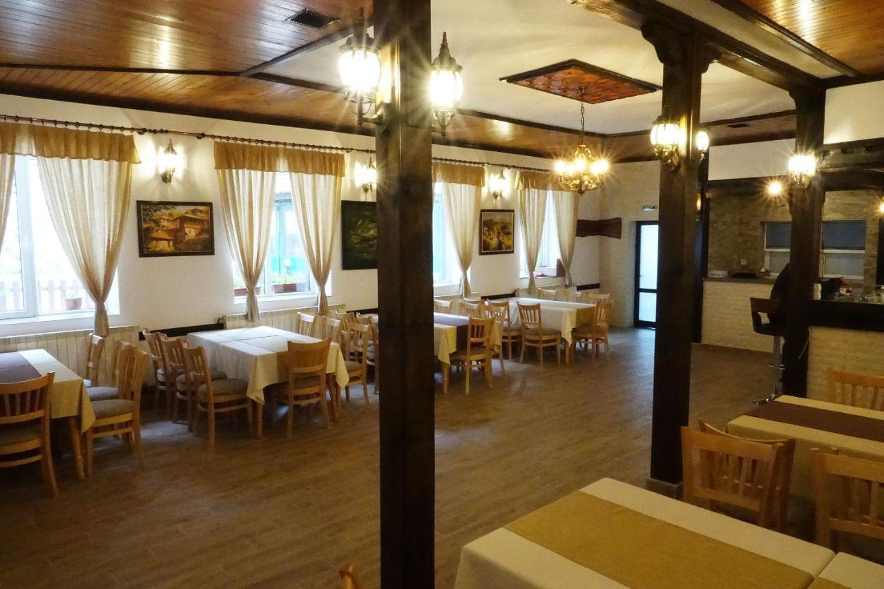 Семеен Хотел Орфей Teshel Exterior photo